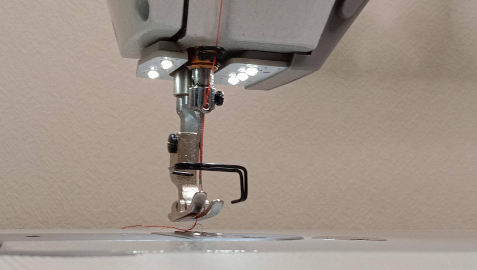 Электромеханическая швейная машина Mauser Spezial ML8121-E00-BC7 Электромеханическая швейная машина Mauser Spezial ML8121-E00-BC7