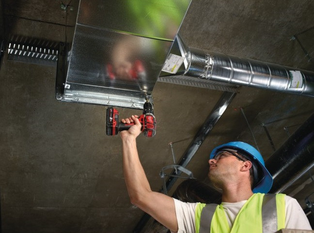 Дрель-шуруповерт Milwaukee M18 BPD-0 Дрель-шуруповерт Milwaukee M18 BPD-0