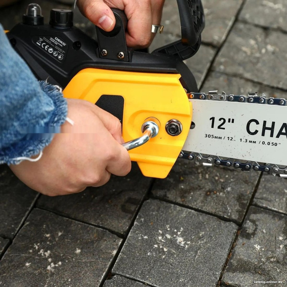 Аккумуляторная пила Deko DKCHS 20 085-2000 (с 2-мя АКБ) Аккумуляторная пила Deko DKCHS 20 085-2000 (с 2-мя АКБ)