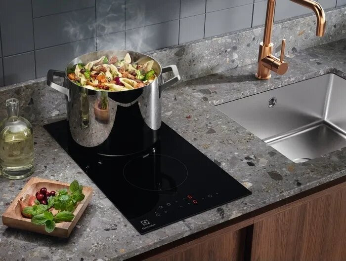 Варочная панель Electrolux LHR3233CK Варочная панель Electrolux LHR3233CK