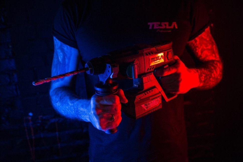 Перфоратор Tesla TD18DC (без АКБ) Перфоратор Tesla TD18DC (без АКБ)