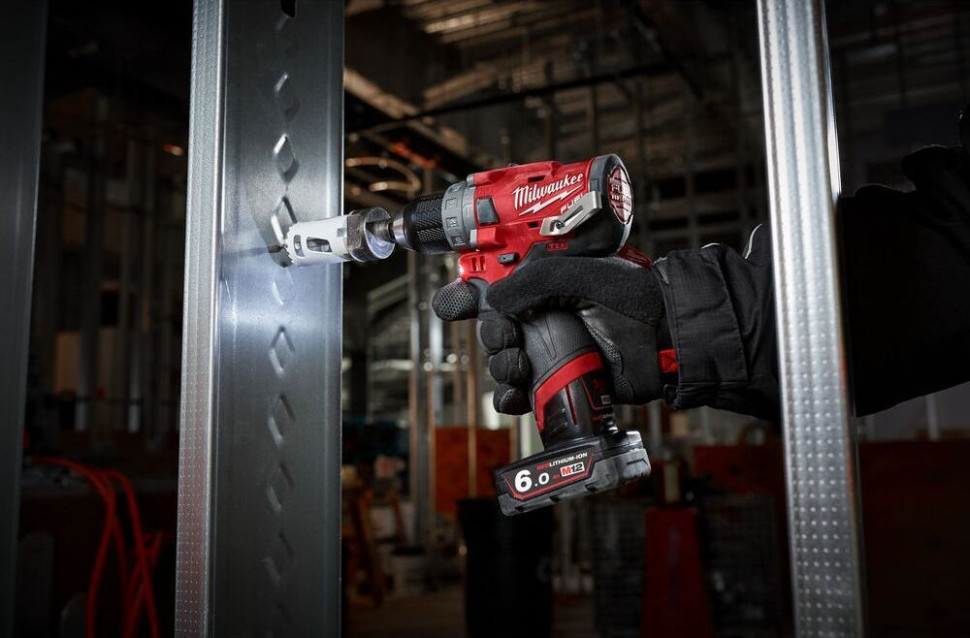 Ударная дрель-шуруповерт Milwaukee M12 FPD-602X 4933459806 (с 2-мя АКБ, кейс) Ударная дрель-шуруповерт Milwaukee M12 FPD-602X 4933459806 (с 2-мя АКБ, кейс)