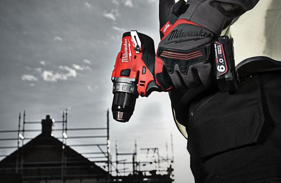 Ударная дрель-шуруповерт Milwaukee M12 FPD-602X 4933459806 (с 2-мя АКБ, кейс) Ударная дрель-шуруповерт Milwaukee M12 FPD-602X 4933459806 (с 2-мя АКБ, кейс)