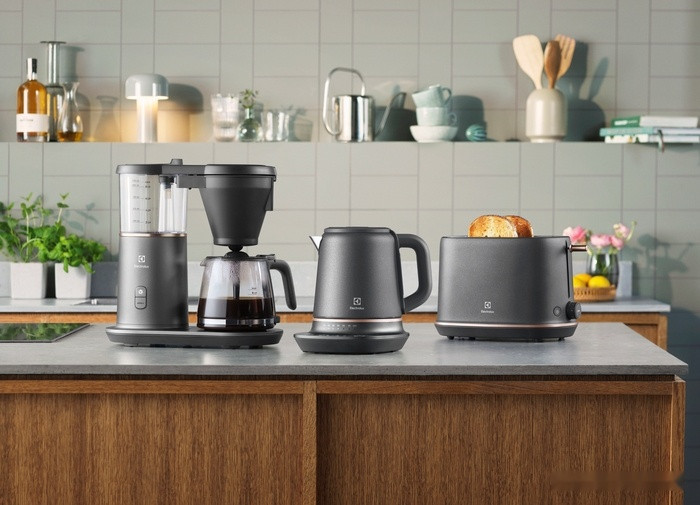 Электрический чайник Electrolux E7K1-6BP Электрический чайник Electrolux E7K1-6BP