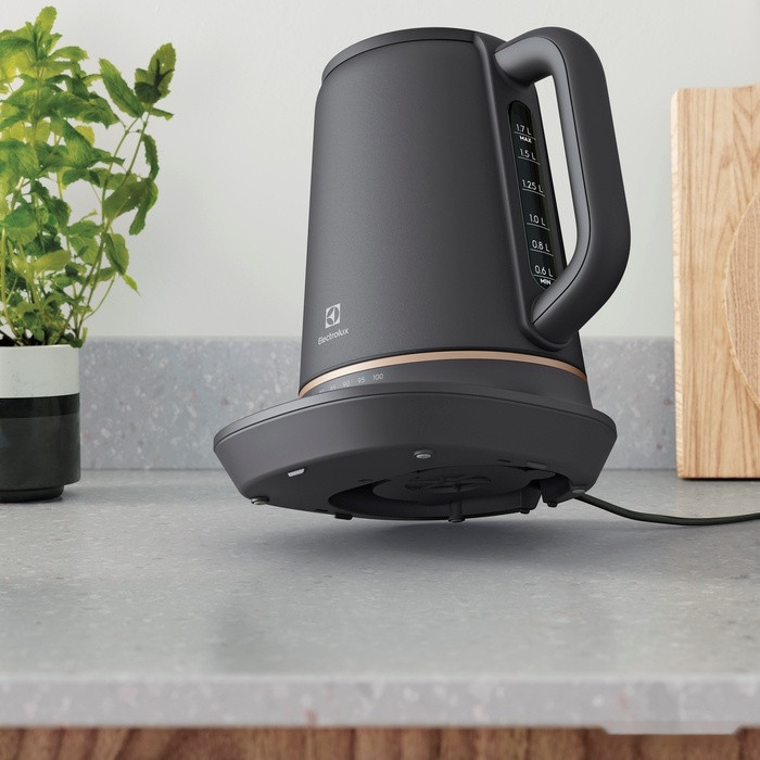 Электрический чайник Electrolux E7K1-6BP Электрический чайник Electrolux E7K1-6BP
