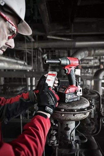 Гайковерт Milwaukee M18 ONEIWF12-502X Fuel 4933451374 (с 2-мя АКБ, кейс)