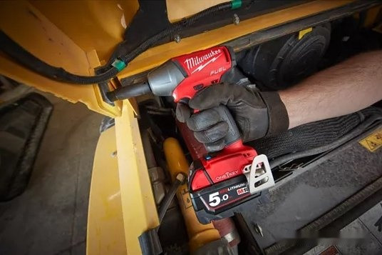 Гайковерт Milwaukee M18 ONEIWF12-502X Fuel 4933451374 (с 2-мя АКБ, кейс)