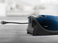 Пылесос Miele Complete C3 Parquet PowerLine SGSF3