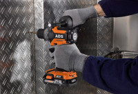 Дрель-шуруповерт AEG BS 18 CBL LI-202C