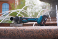 Угловая шлифмашина BORT BWS-18Li-125 (с 2-мя АКБ)