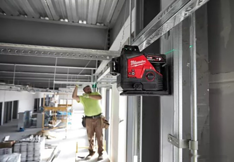 Лазерный нивелир Milwaukee M12 3PL-401C 4933478102 Лазерный нивелир Milwaukee M12 3PL-401C 4933478102