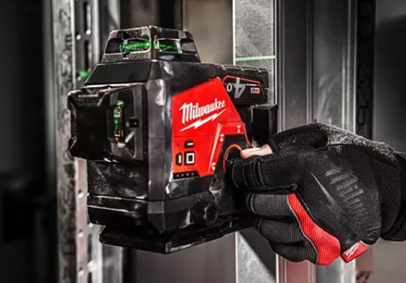 Лазерный нивелир Milwaukee M12 3PL-401C 4933478102 Лазерный нивелир Milwaukee M12 3PL-401C 4933478102