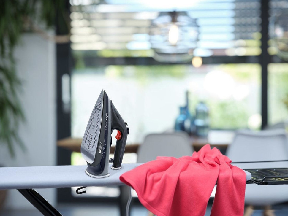 Утюг Braun TexStyle 5 SI 5088 BK Утюг Braun TexStyle 5 SI 5088 BK