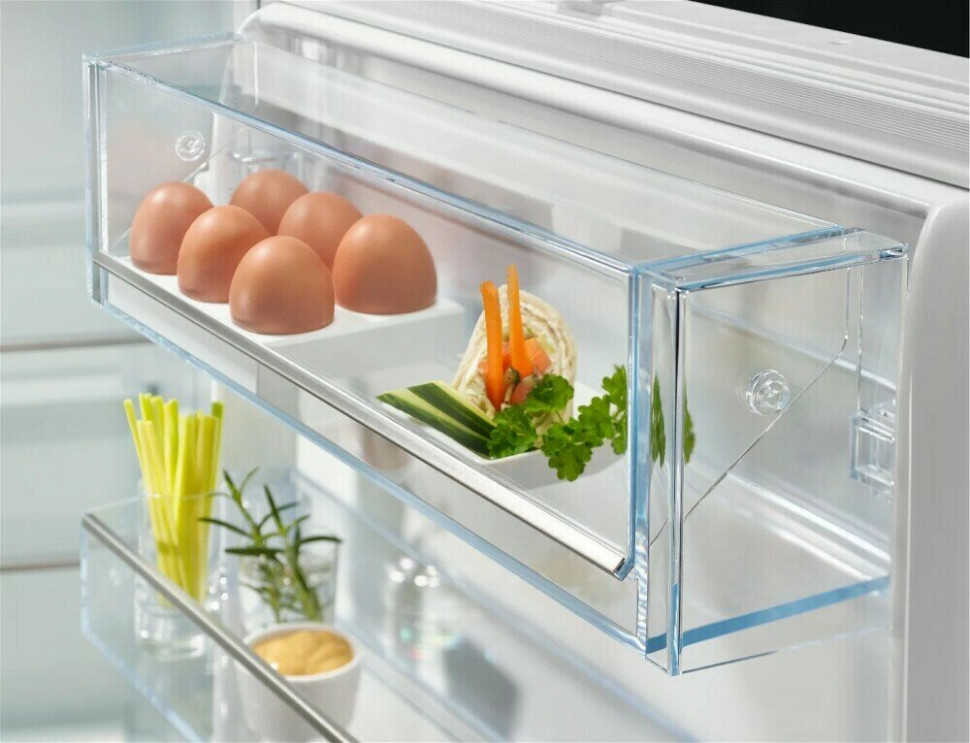 Холодильник Electrolux GreenZone 700 MaxiSpace KNP7TE75S