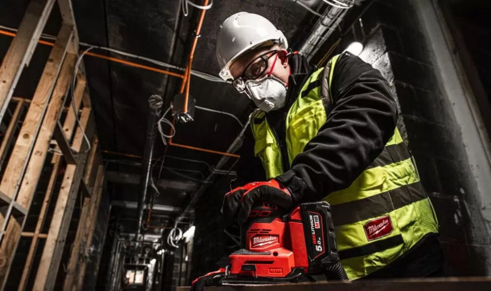 Шлифовальная машина Milwaukee M18 BQSS-502B 4933479967 (с 2-мя АКБ, сумка) Шлифовальная машина Milwaukee M18 BQSS-502B 4933479967 (с 2-мя АКБ, сумка)