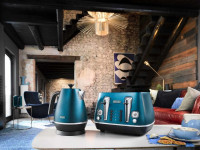 Электрический чайник Delonghi Distinta KBI 2001.BL