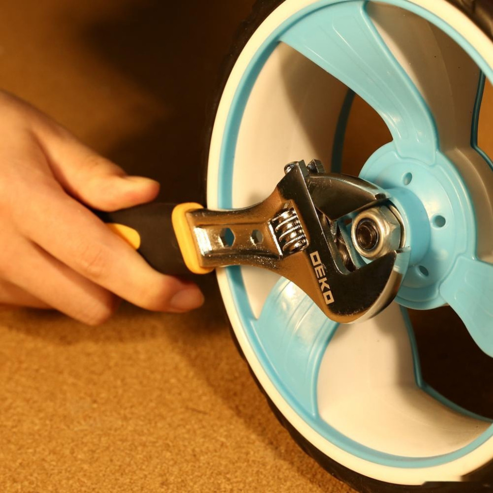 Дрель-шуруповерт Deko DKCD20FU-Li Prem SET 131 063-4137 (с 2-мя АКБ, кейс, оснастка) Дрель-шуруповерт Deko DKCD20FU-Li Prem SET 131 063-4137 (с 2-мя АКБ, кейс, оснастка)