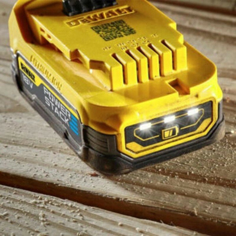 Аккумулятор для инструмента DeWALT DCB1102E2 (18В/2x1.7 Ач + 12-18В) Аккумулятор для инструмента DeWALT DCB1102E2 (18В/2x1.7 Ач + 12-18В)