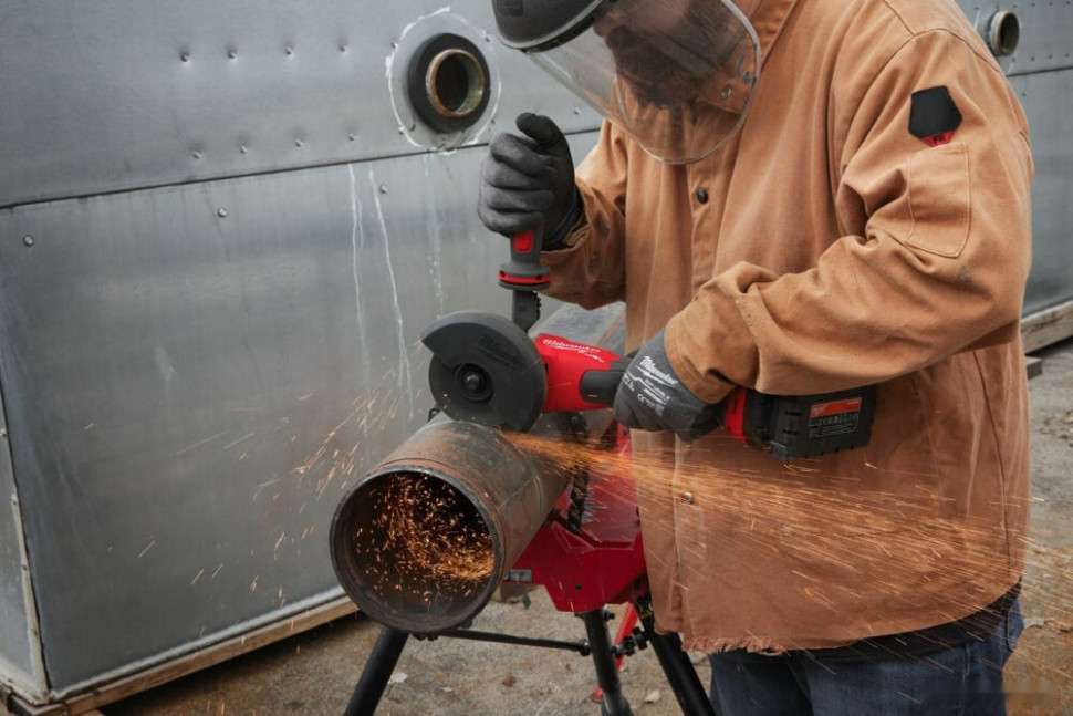 Угловая шлифмашина Milwaukee M18 Fuel One-Key M18FSAGSVO125X-502X 4933493553 (с 2-мя АКБ 5 Ач, кейс)