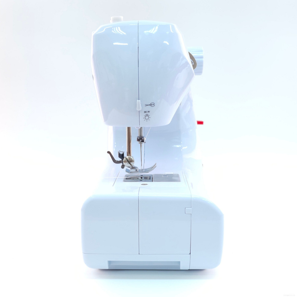 Электромеханическая швейная машина Janete 700 Электромеханическая швейная машина Janete 700