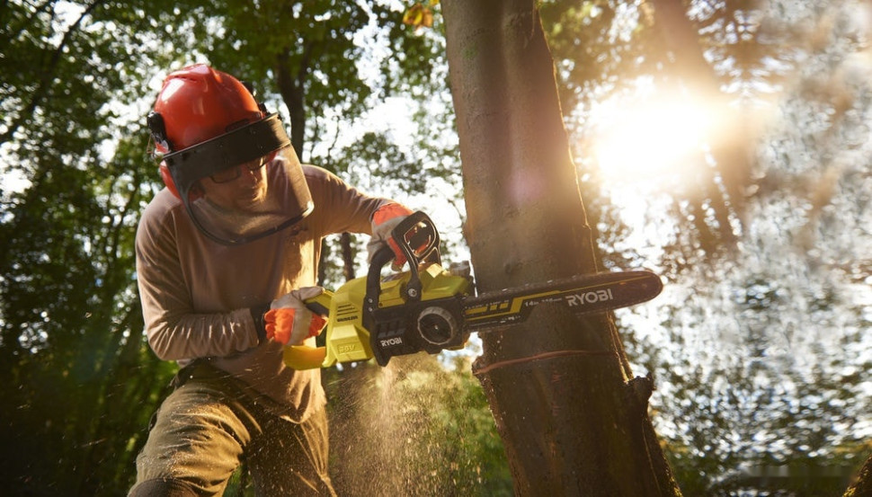 Аккумуляторная пила Ryobi RY36CSX35A-160 (с АКБ 6 Ah) Аккумуляторная пила Ryobi RY36CSX35A-160 (с АКБ 6 Ah)