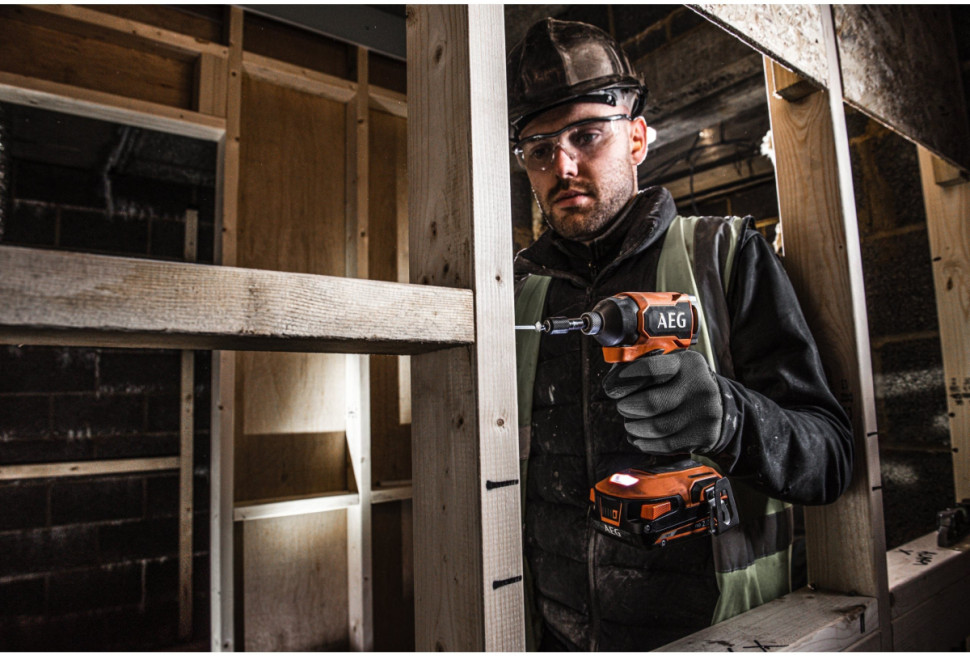 Винтоверт AEG Powertools BSS 18SBL2-0 4935480059 (без АКБ)