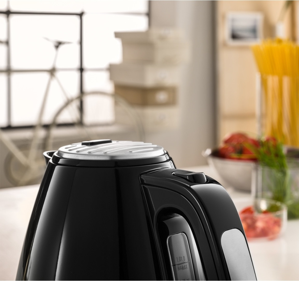 Электрический чайник Delonghi KBLA 2000 BK Электрический чайник Delonghi KBLA 2000 BK