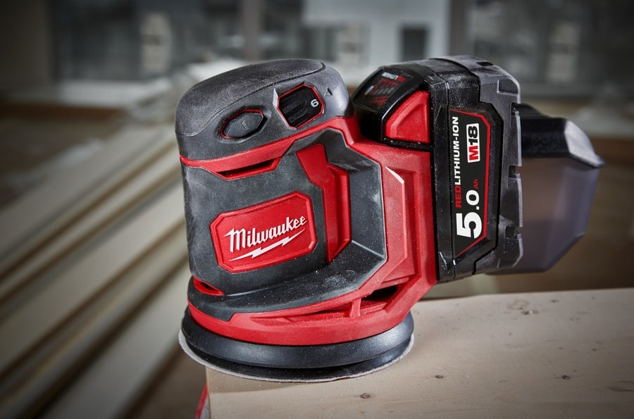 Шлифовальная машина Milwaukee M18 BOS125-502B 4933464229 (с 2-мя АКБ, сумка) Шлифовальная машина Milwaukee M18 BOS125-502B 4933464229 (с 2-мя АКБ, сумка)