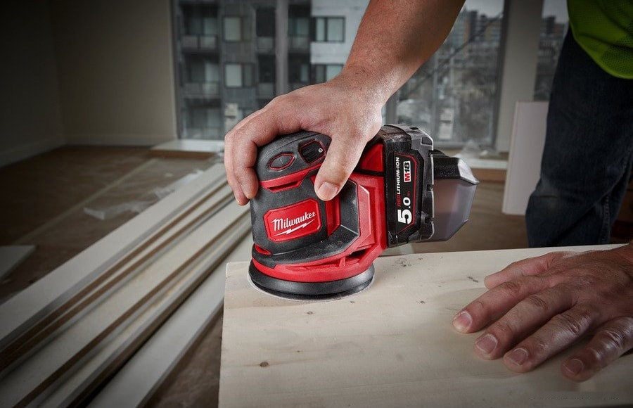Шлифовальная машина Milwaukee M18 BOS125-502B 4933464229 (с 2-мя АКБ, сумка) Шлифовальная машина Milwaukee M18 BOS125-502B 4933464229 (с 2-мя АКБ, сумка)
