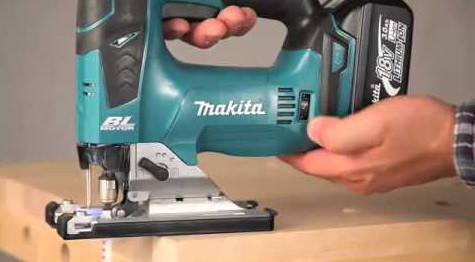 Лобзик Makita DJV182Z