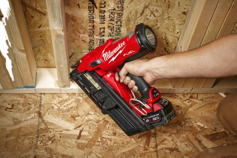 Milwaukee M18 FFN-502C 4933471404 (с 2-мя АКБ)