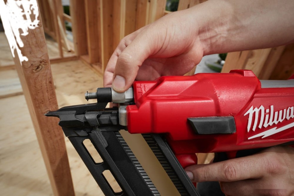 Milwaukee M18 FFN-502C 4933471404 (с 2-мя АКБ)