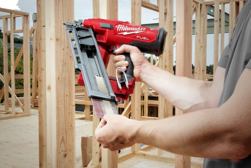 Milwaukee M18 FFN-502C 4933471404 (с 2-мя АКБ)