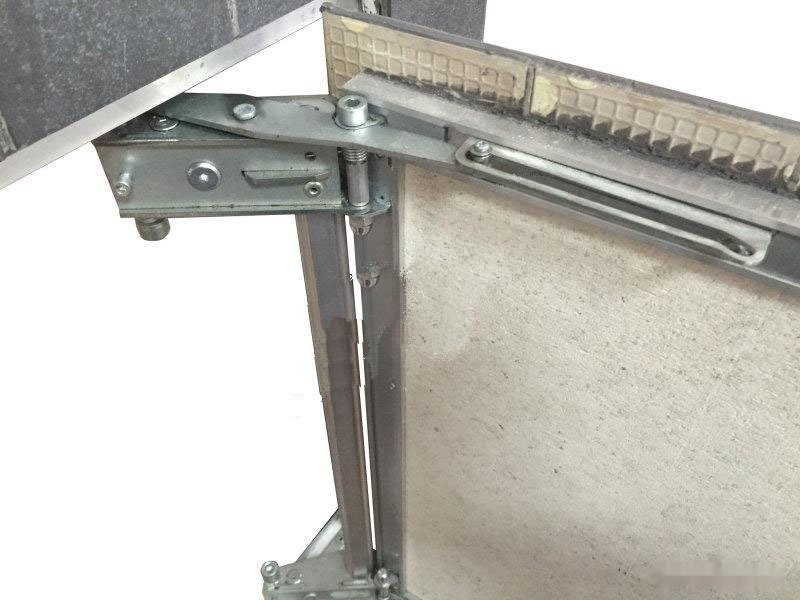 Люк под плитку РусВент Секрет-М (500x600) Люк под плитку РусВент Секрет-М (500x600)