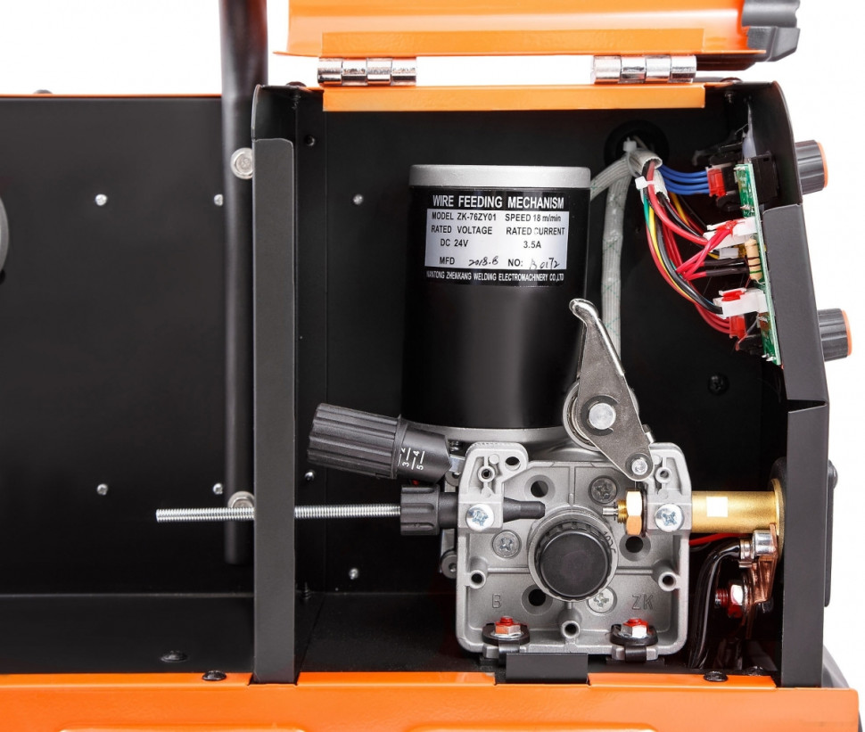 Сварочный инвертор Eland MIG-270 Pro Сварочный инвертор Eland MIG-270 Pro