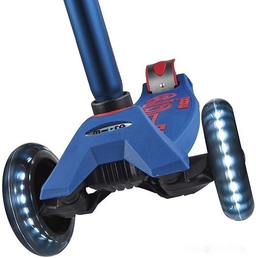 Самокат Micro Maxi Deluxe LED (синий) Самокат Micro Maxi Deluxe LED (синий)