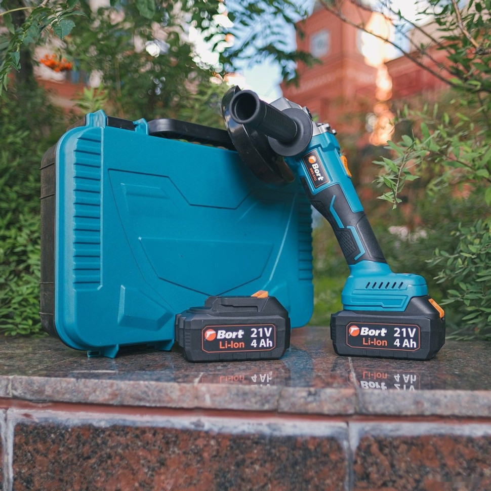 Угловая шлифмашина BORT BWS-21LI (с 2-мя АКБ, кейс) Угловая шлифмашина BORT BWS-21LI (с 2-мя АКБ, кейс)