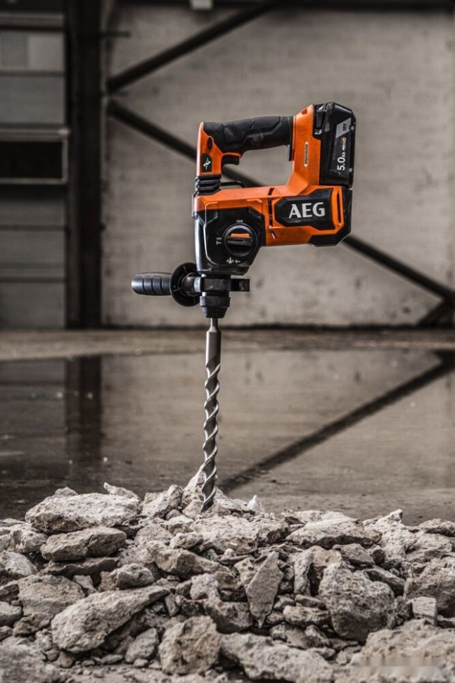 Перфоратор AEG Powertools BBH18BL2-502C 4935492343 (с 2-мя АКБ, кейс)