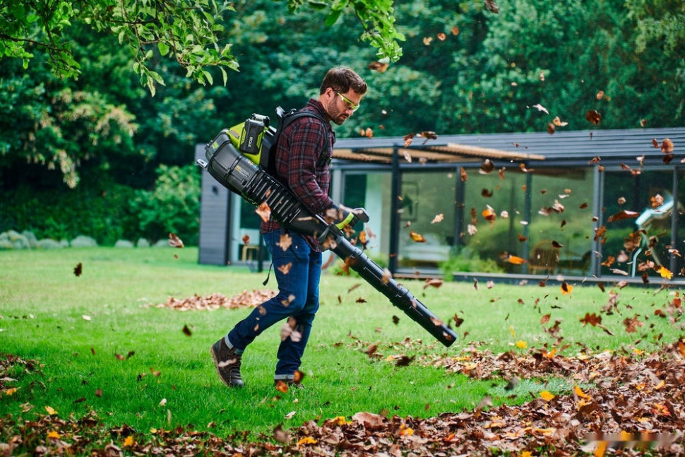 Ранцевая воздуходувка Ryobi RY36BPXA-0 (без АКБ) Ранцевая воздуходувка Ryobi RY36BPXA-0 (без АКБ)