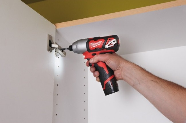 Винтовёрт  Milwaukee M12 BID-0