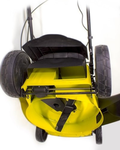 Бензиновая газонокосилка Champion LM5347EBS Бензиновая газонокосилка Champion LM5347EBS