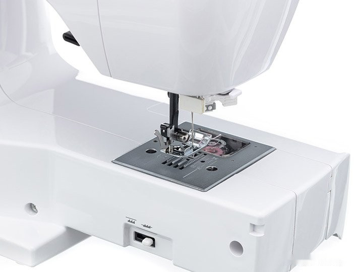 Компьютерная швейная машина Chayka New Wave 4270 Компьютерная швейная машина Chayka New Wave 4270