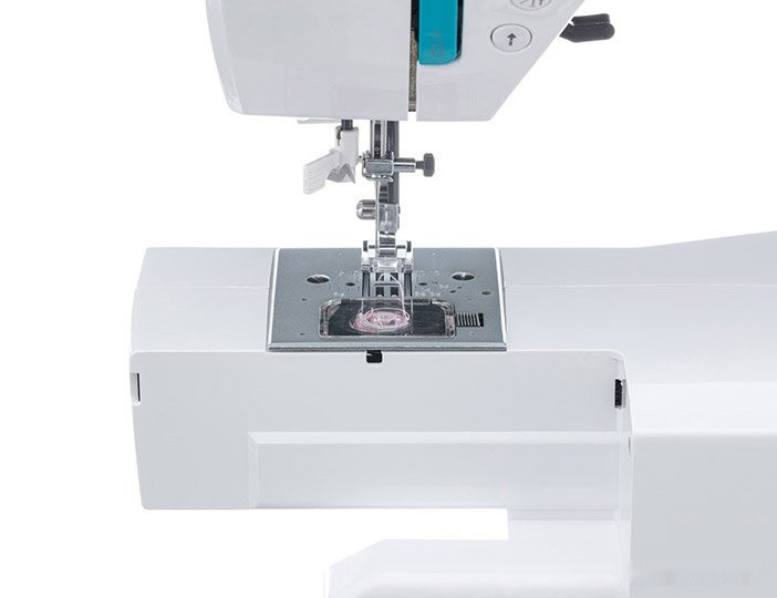 Компьютерная швейная машина Chayka New Wave 4270 Компьютерная швейная машина Chayka New Wave 4270
