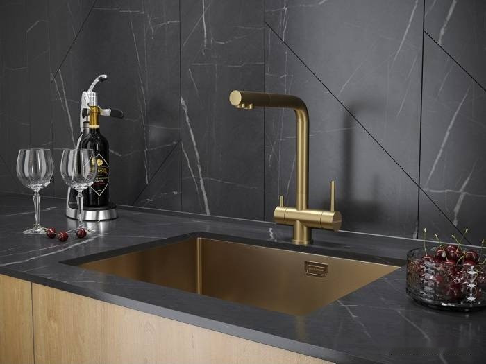 Смеситель Paulmark Skalen Sk213020-BG (брашированное золото) Смеситель Paulmark Skalen Sk213020-BG (брашированное золото)