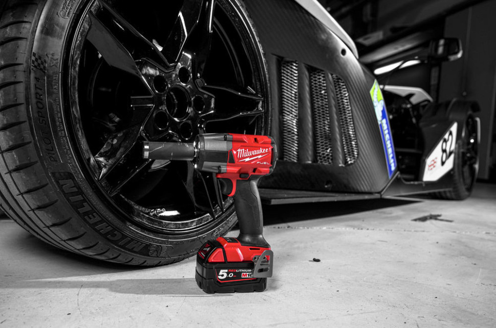 Гайковерт Milwaukee M18 FMTIW2P12-0X 4933478453 (с 2-мя АКБ, кейс)