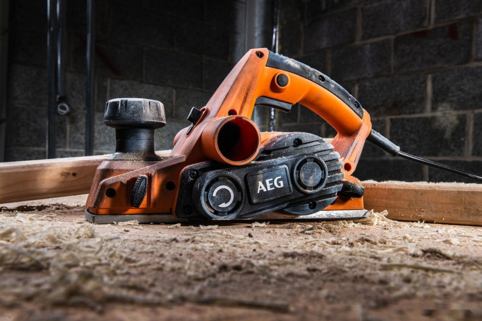 Электрорубанок AEG Powertools PL700 4935472008 Электрорубанок AEG Powertools PL700 4935472008