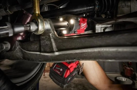 Гайковерт Milwaukee M18 FIW2F12-502X 4933478444 (с 2-мя АКБ, кейс)