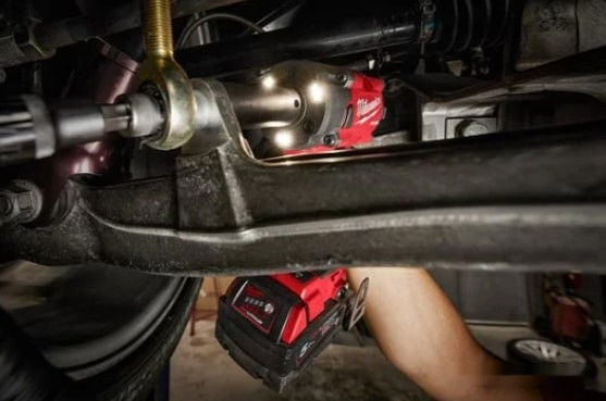 Гайковерт Milwaukee M18 FIW2F12-502X 4933478444 (с 2-мя АКБ, кейс)