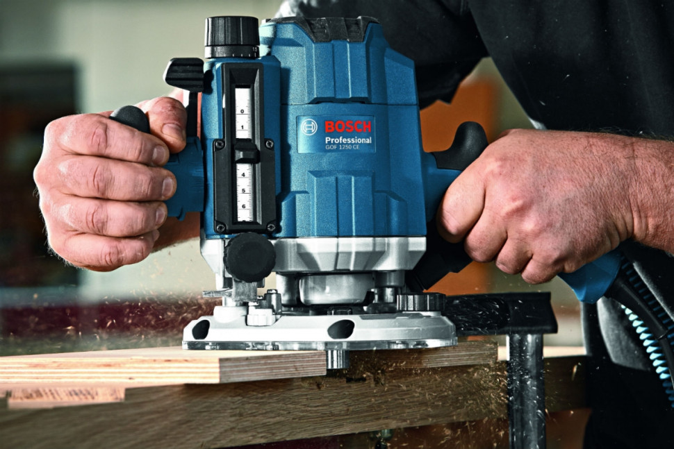 Фрезер Bosch GOF 1250 CE Professional [0601626001]