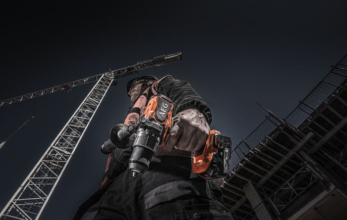 Ударная дрель-шуруповерт AEG Powertools BSB 18C3BL-402C 4935478938 (с 2-мя АКБ 4 Ач, кейс)